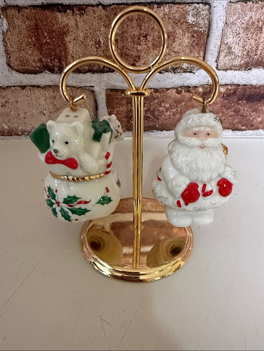 Lenox Vintage Salt and Pepper Shakers With Gold Hanger stand